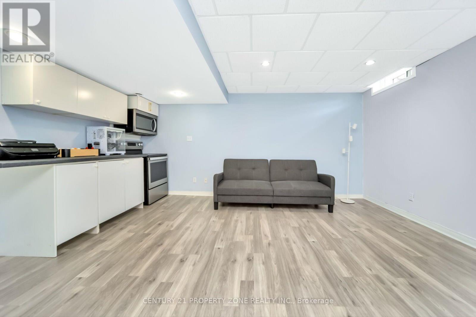 400 PATTERSON DRIVE - 44