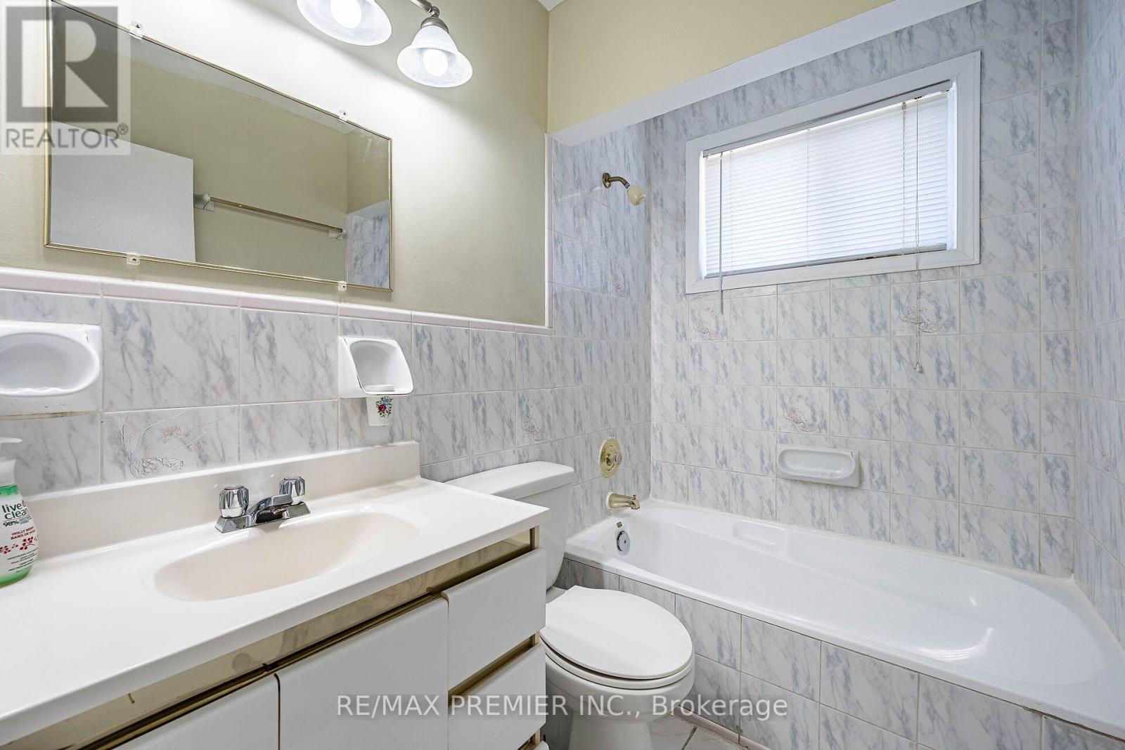 5 VALOIS COURT - 14