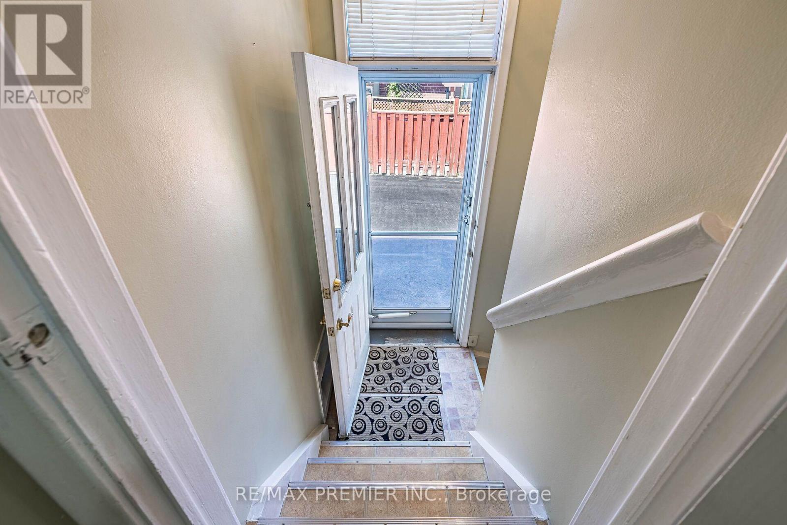 5 VALOIS COURT - 15