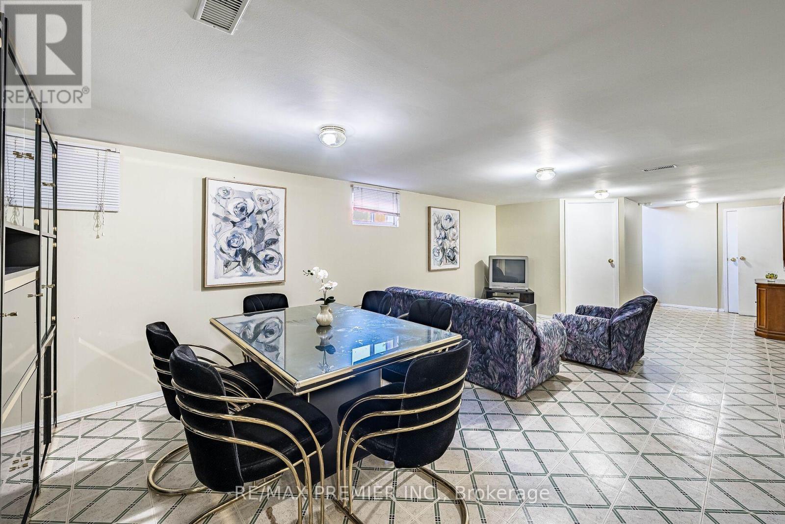 5 VALOIS COURT - 19