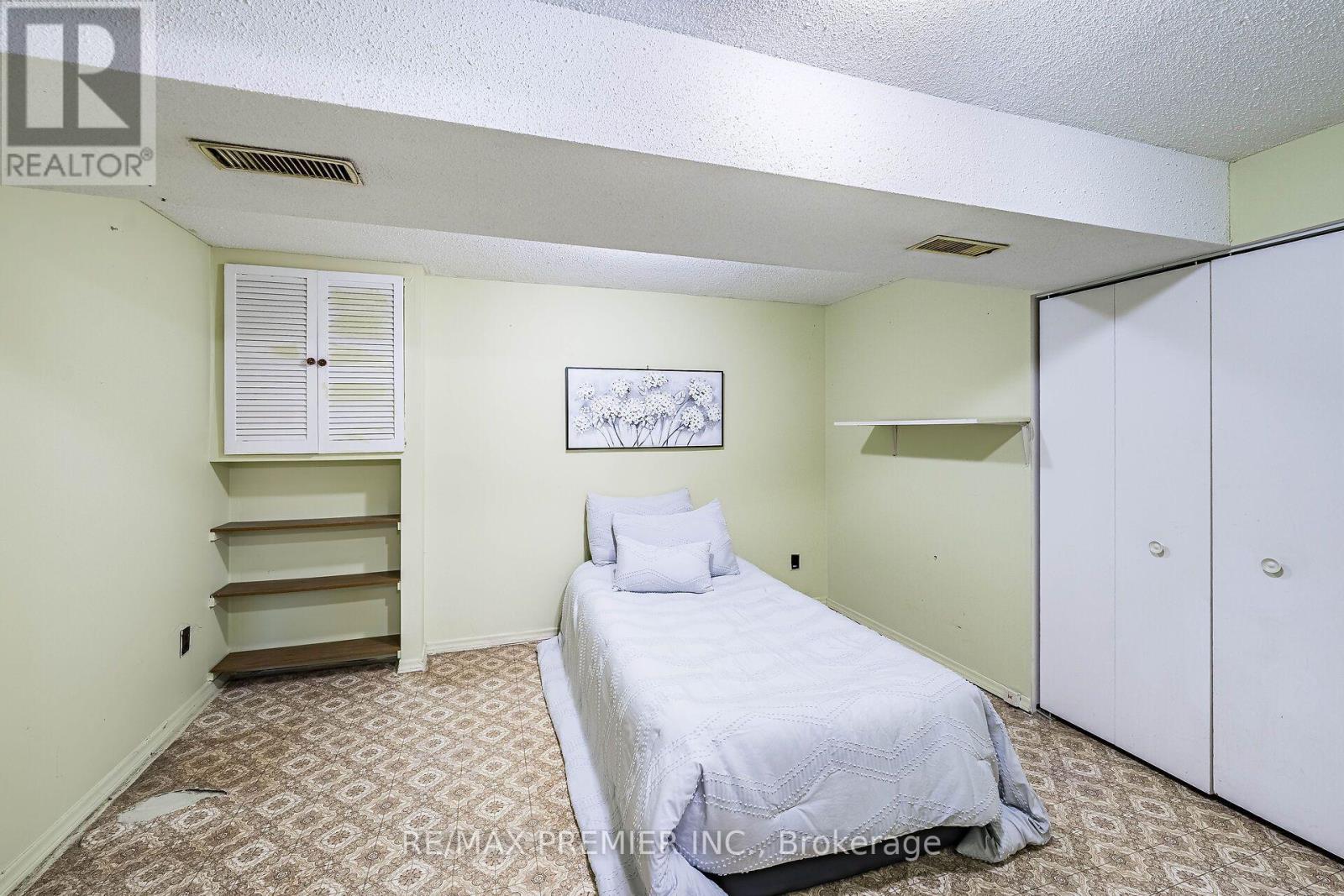 5 VALOIS COURT - 21