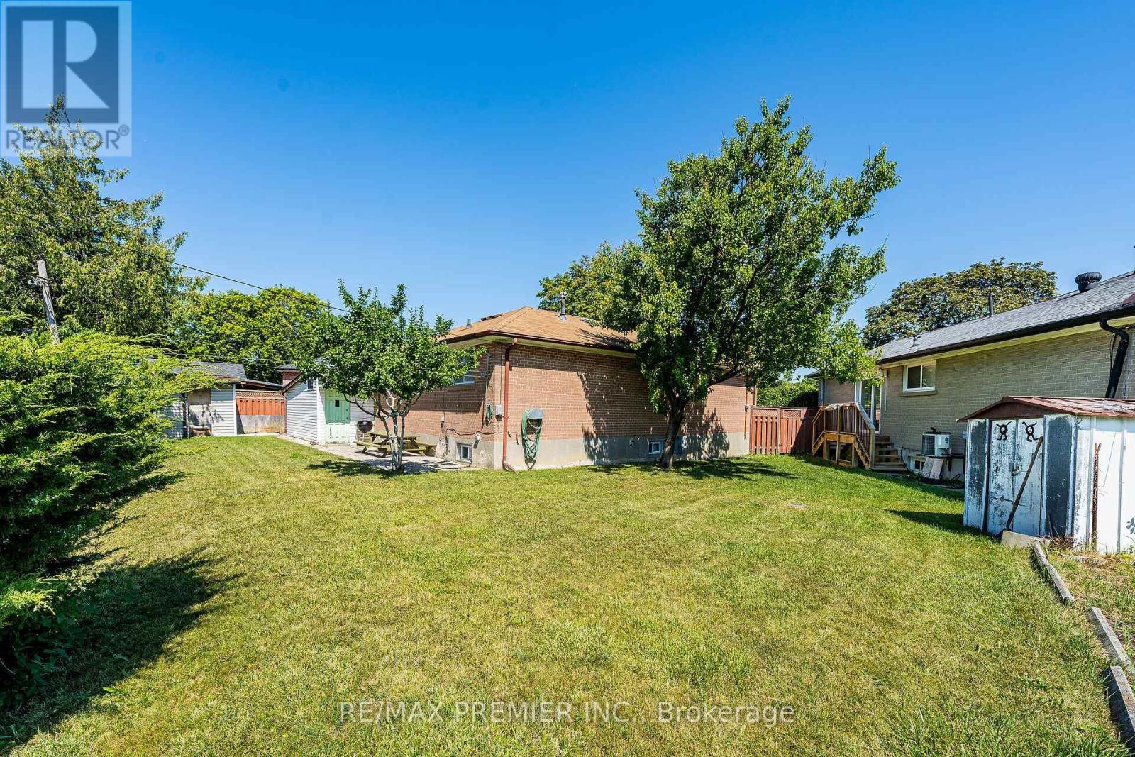 5 VALOIS COURT - 23
