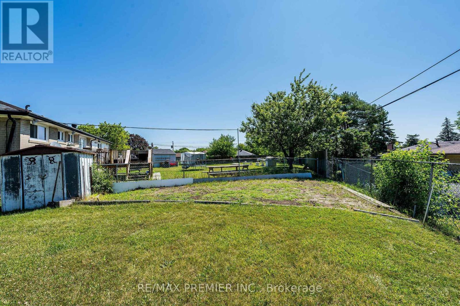 5 VALOIS COURT - 24