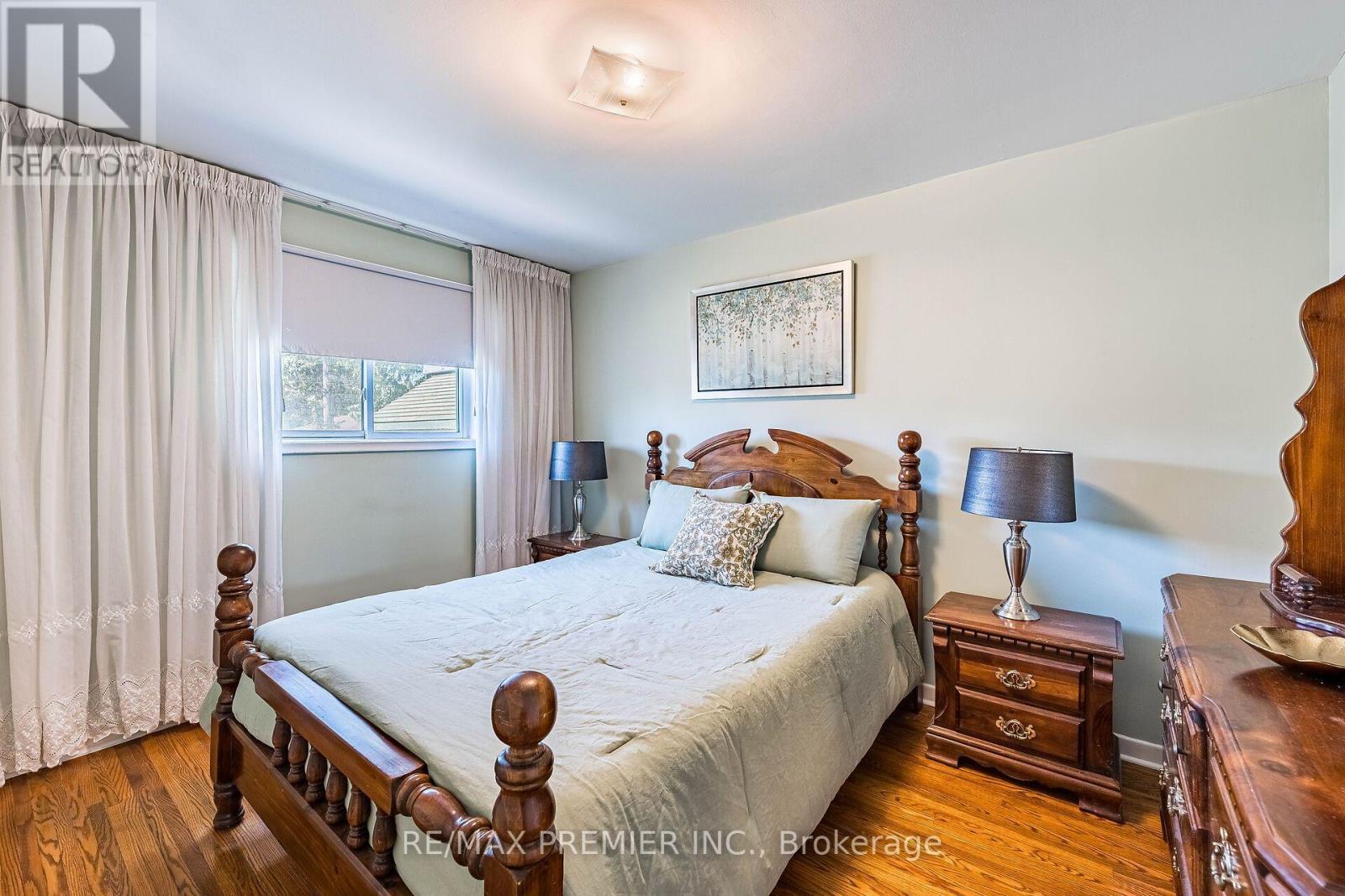 5 VALOIS COURT - 9