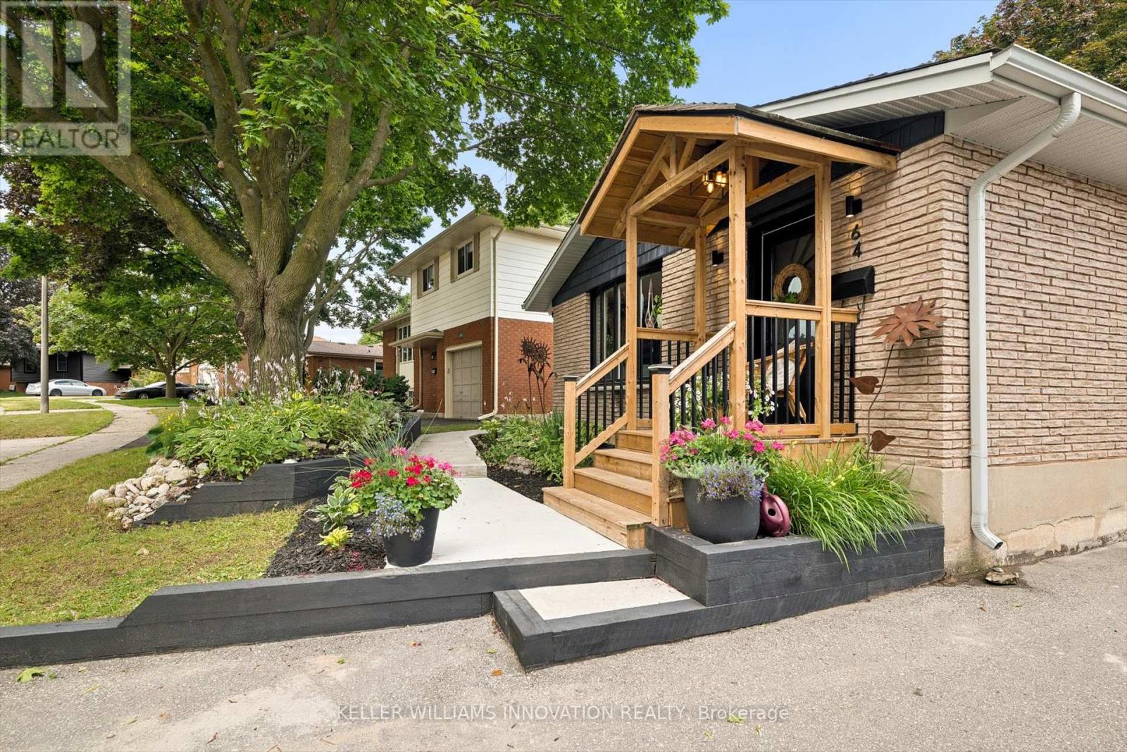 64 WESTBURY CRESCENT — photo 3