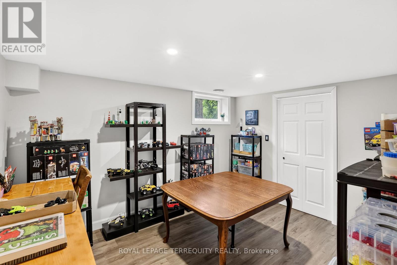219 STATION ROAD - Image 24
