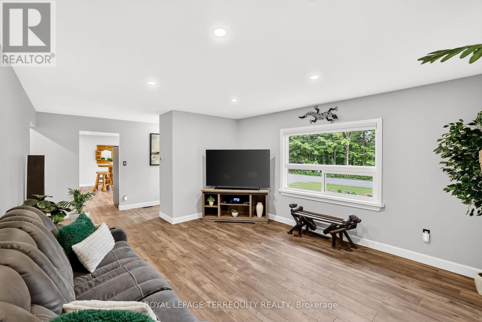 219 STATION ROAD - Image 9