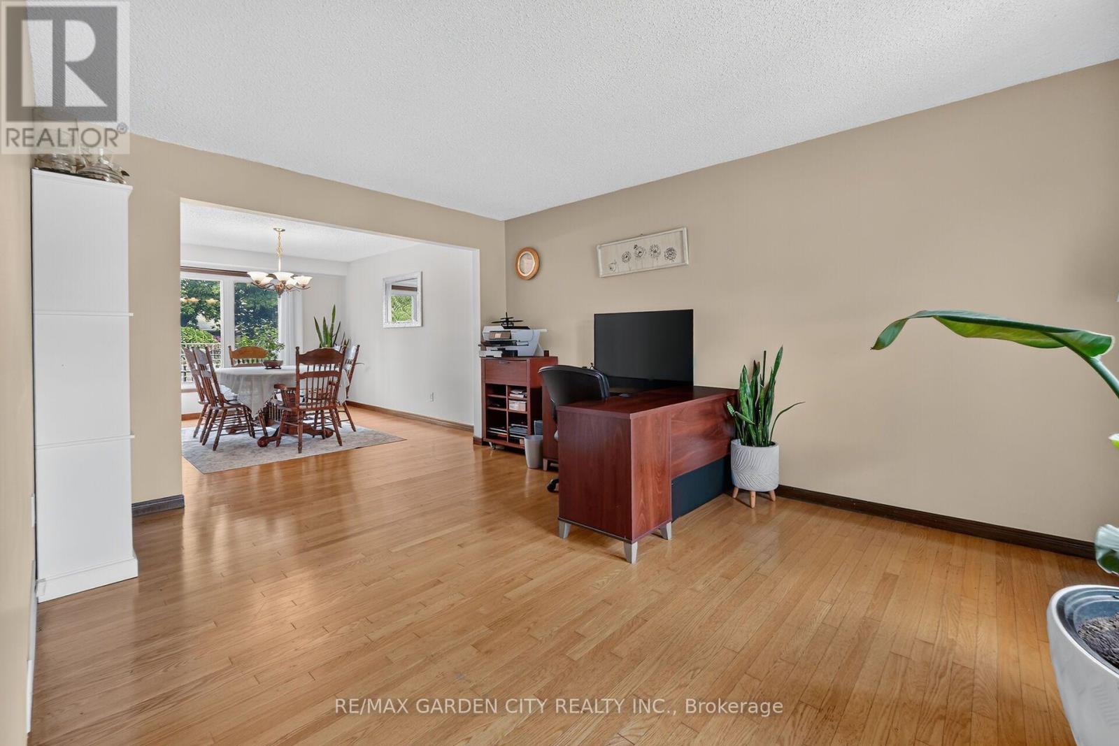43 BONAPARTE WAY - 17