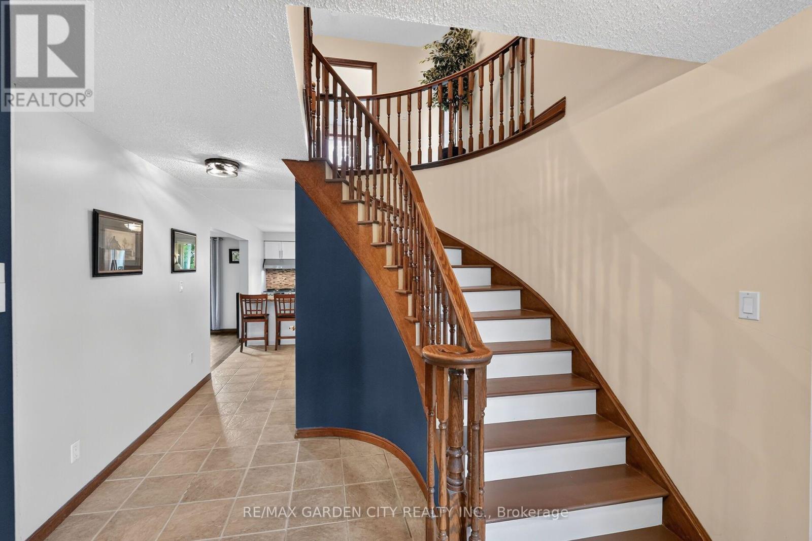 43 BONAPARTE WAY - 19