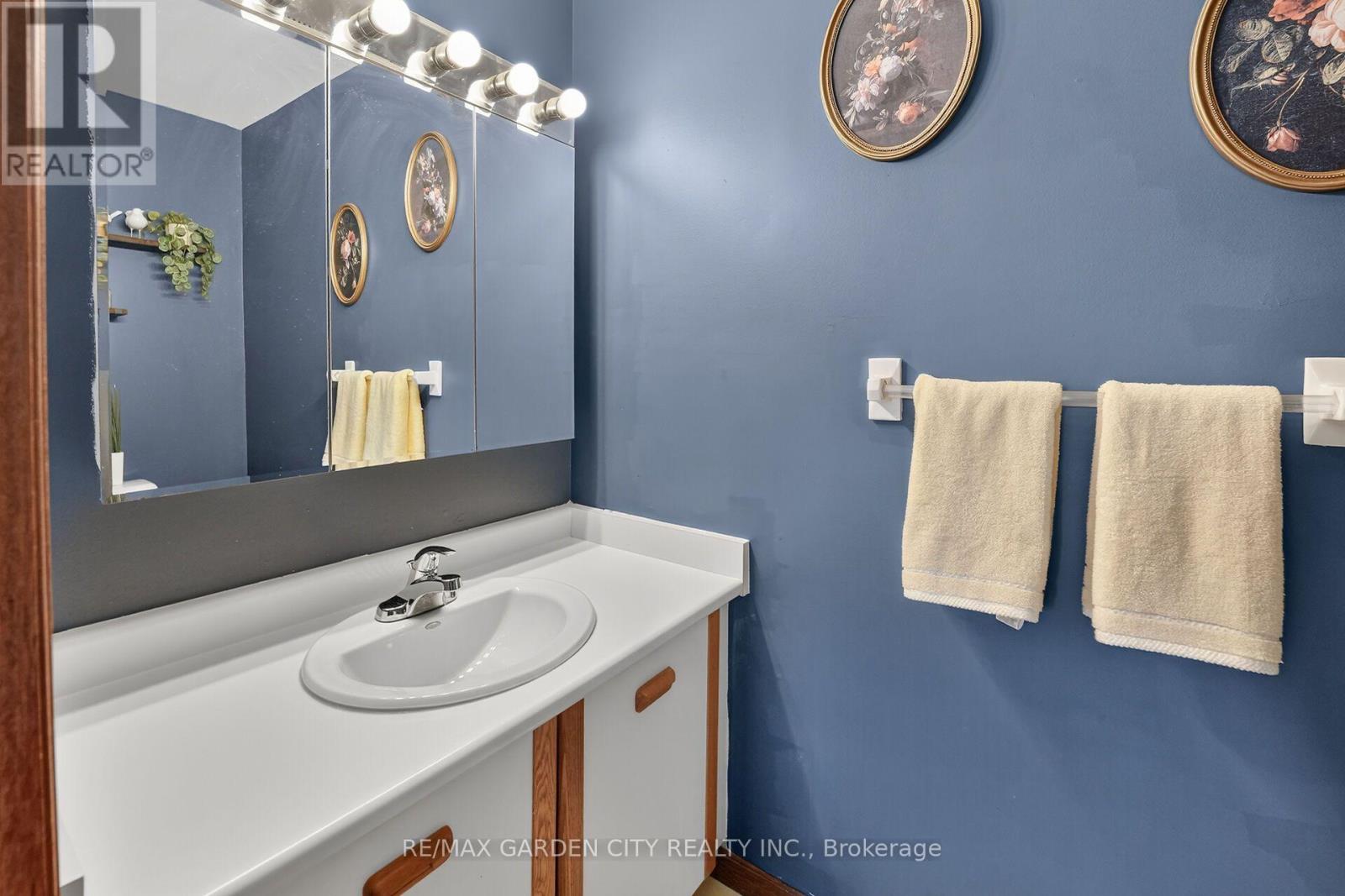 43 BONAPARTE WAY - 24