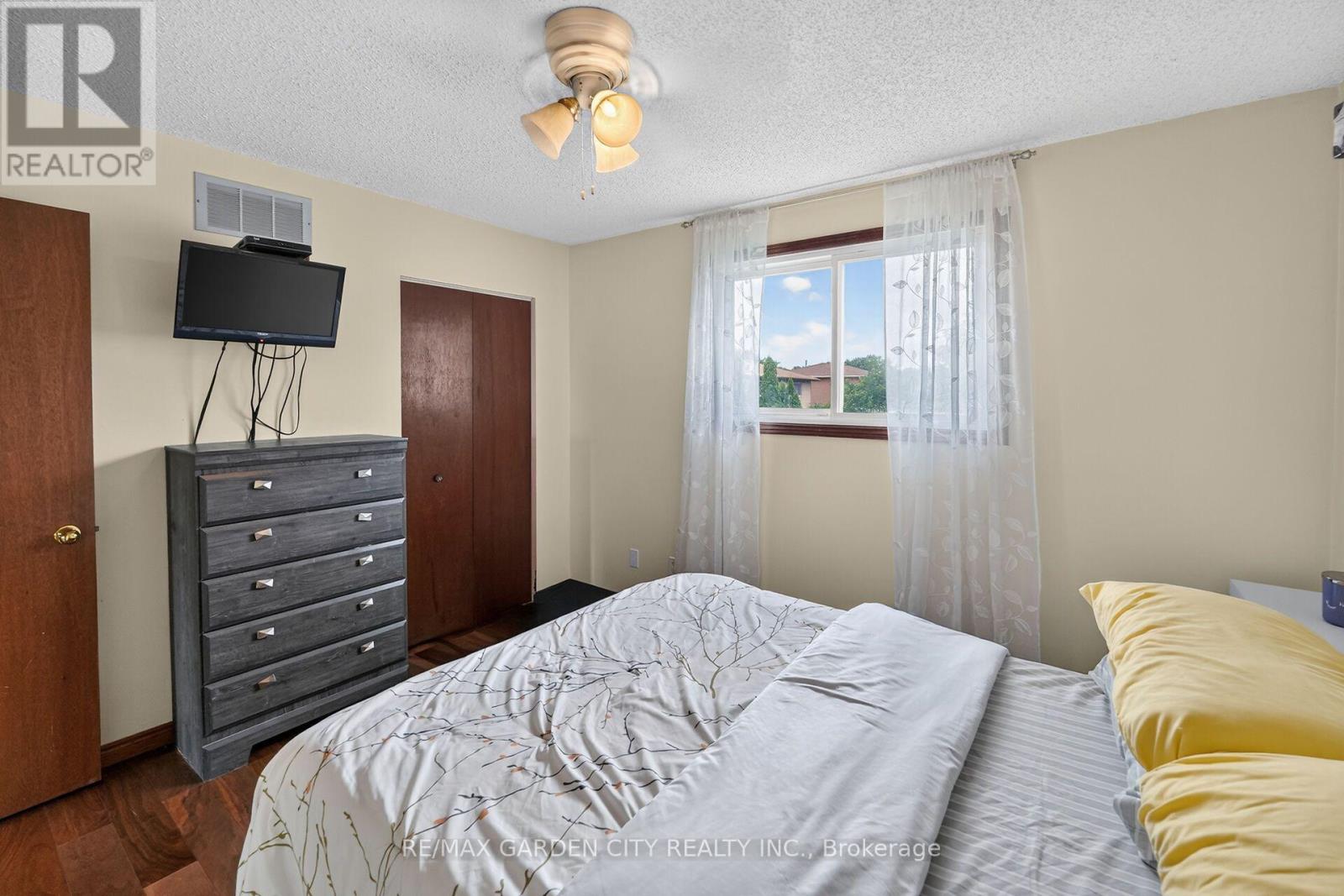 43 BONAPARTE WAY - 26