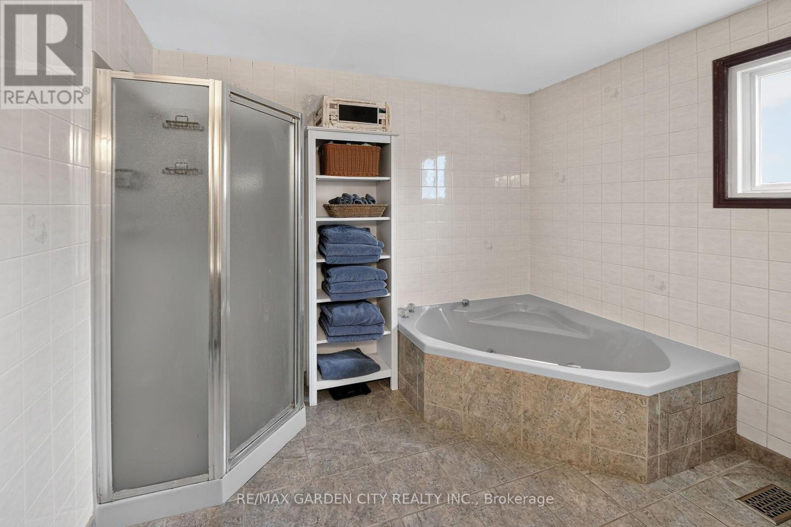 43 BONAPARTE WAY - 33