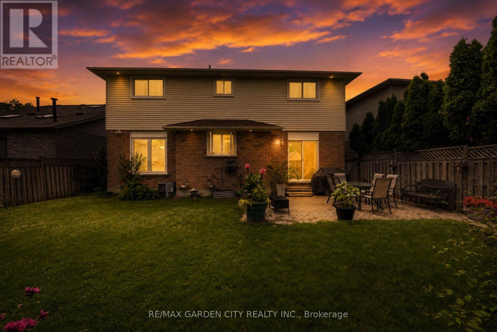 43 BONAPARTE WAY - 34