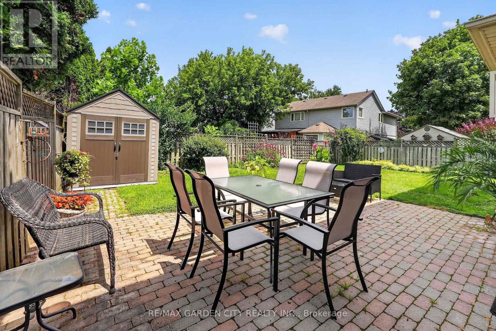 43 BONAPARTE WAY - 38