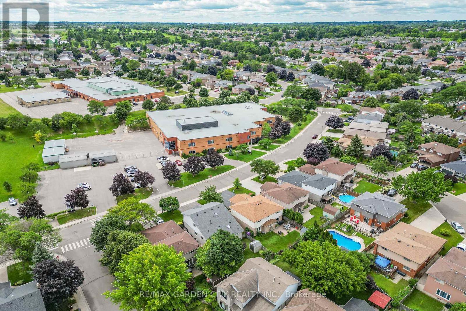 43 BONAPARTE WAY - 43