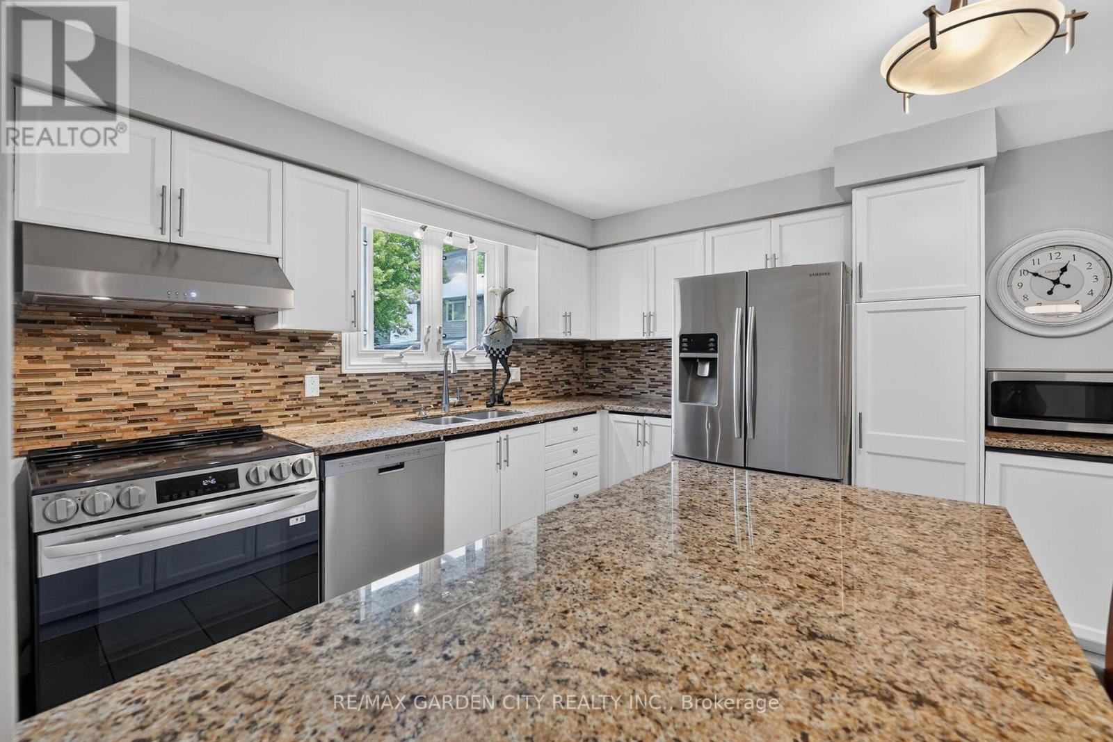 43 BONAPARTE WAY - 8
