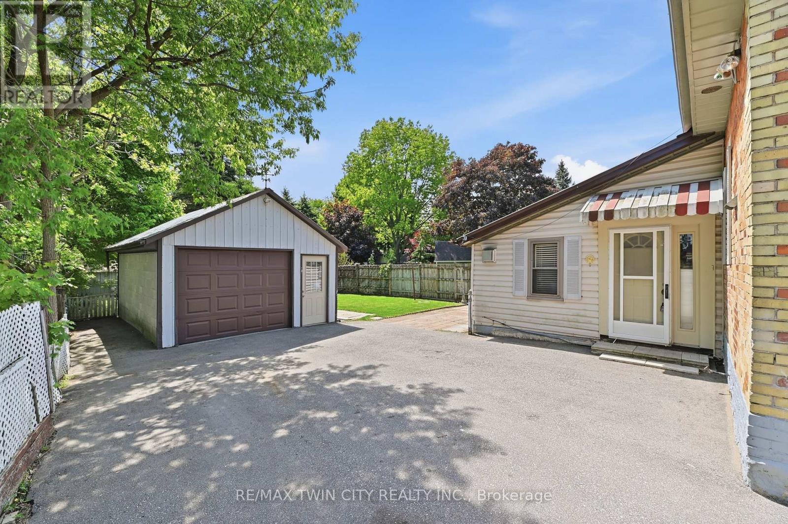 277 MAIN STREET - 28