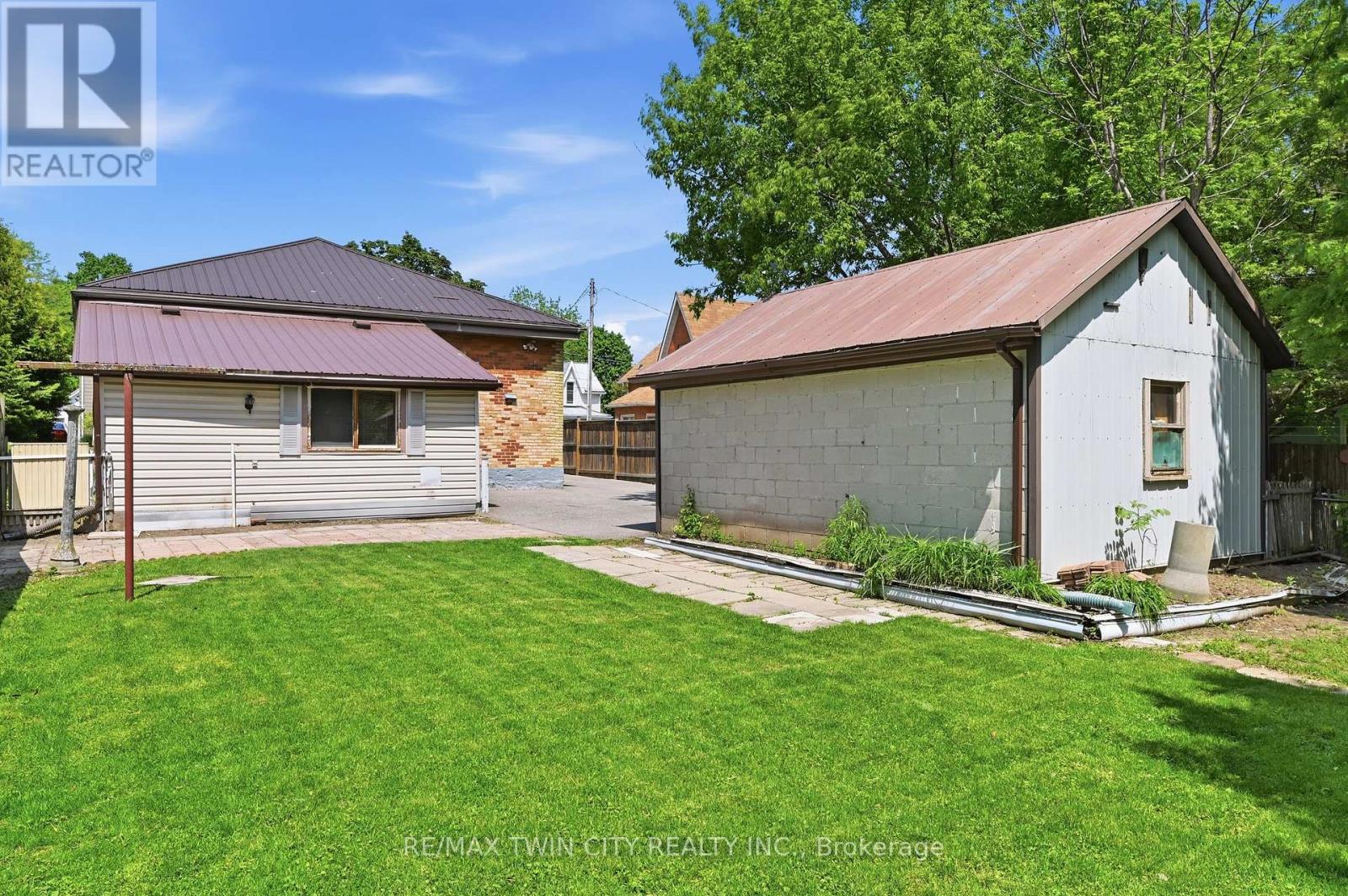 277 MAIN STREET - 31