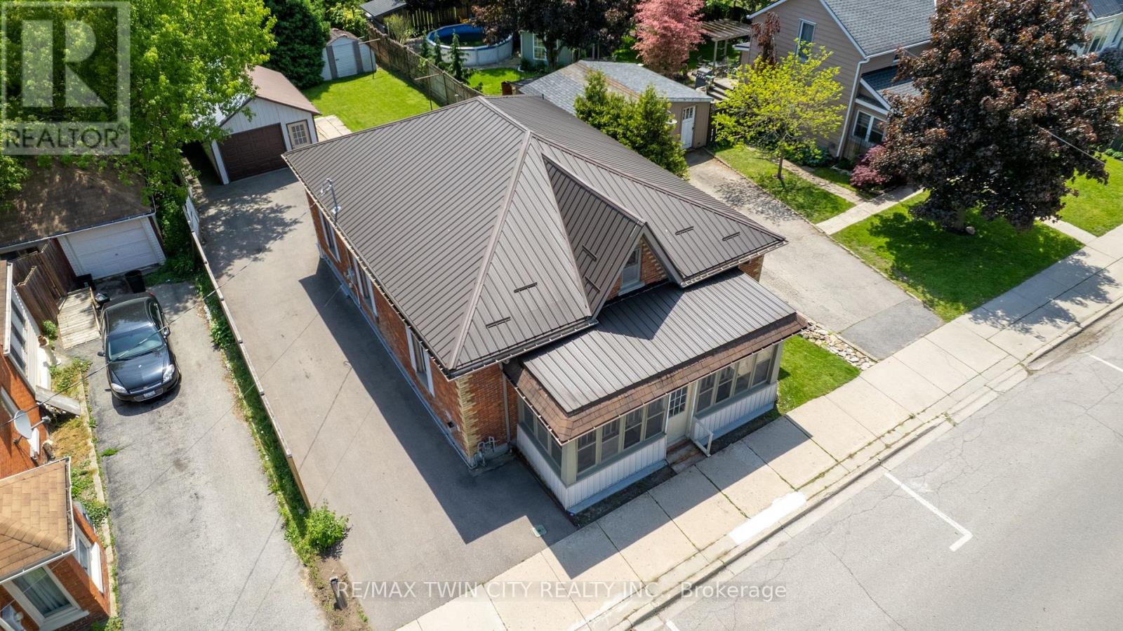 277 MAIN STREET - 32