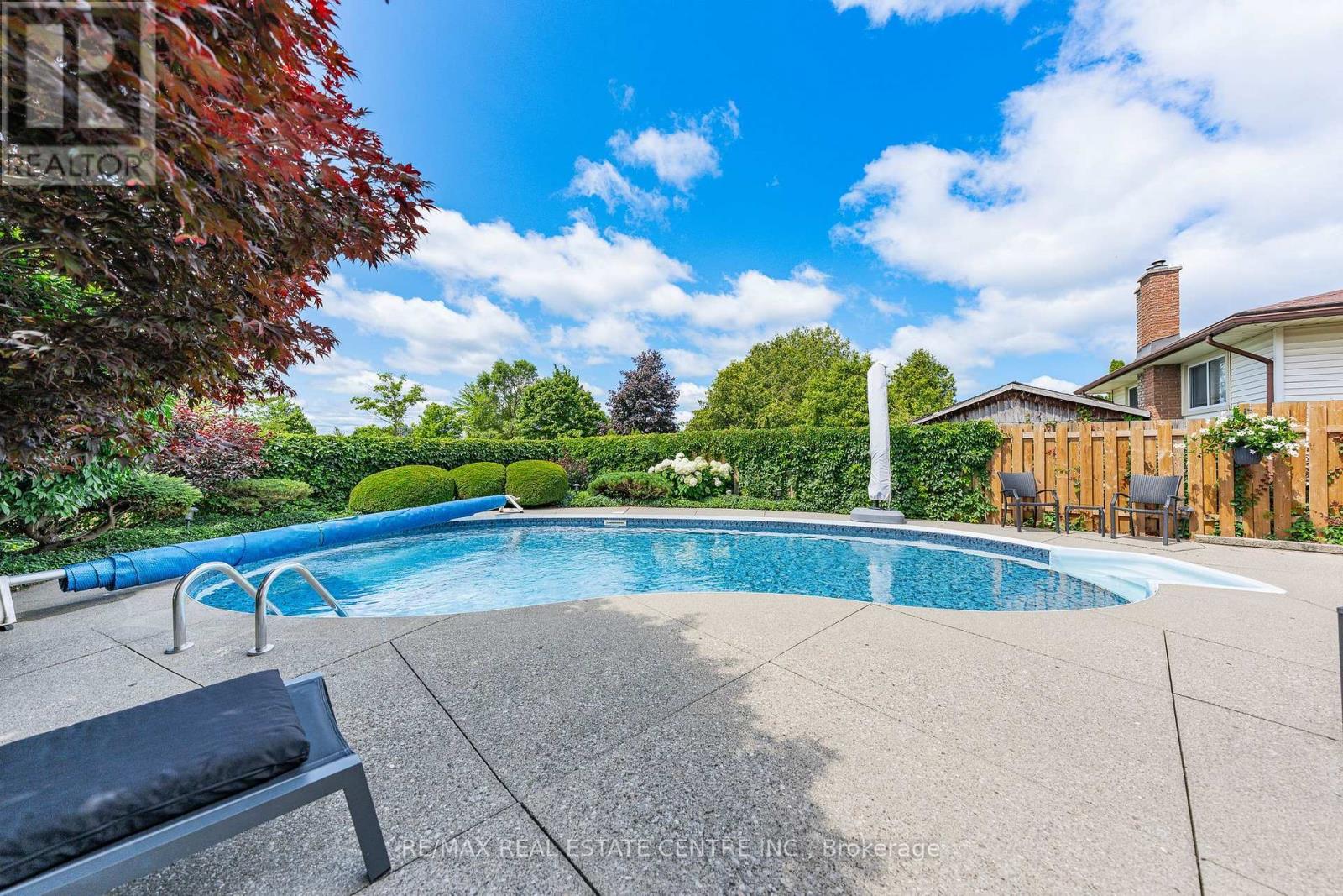 107 LAURENTIAN DRIVE - Image 37