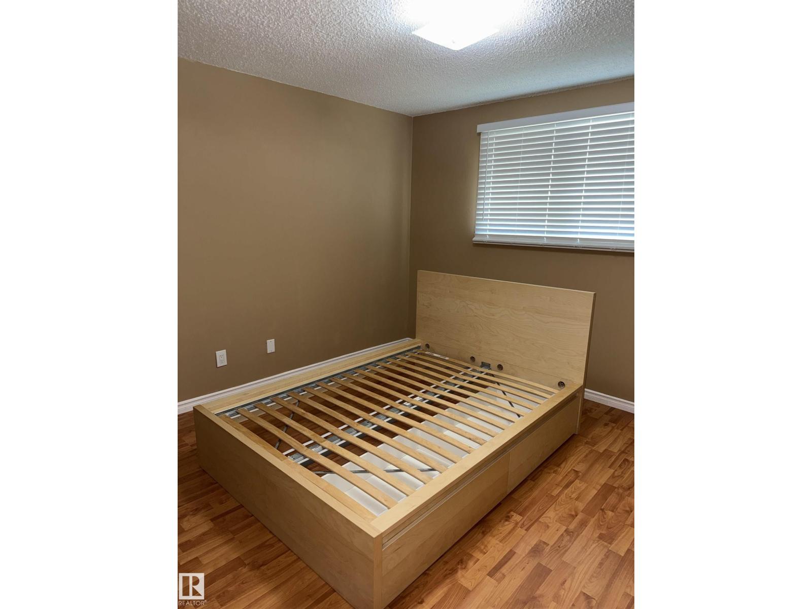 5645 137 AV NW - 11