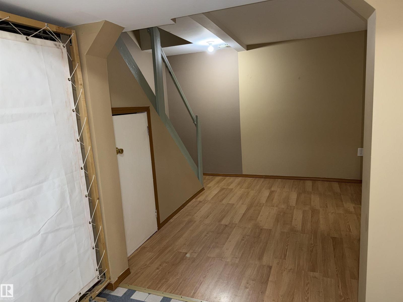 5645 137 AV NW - 14