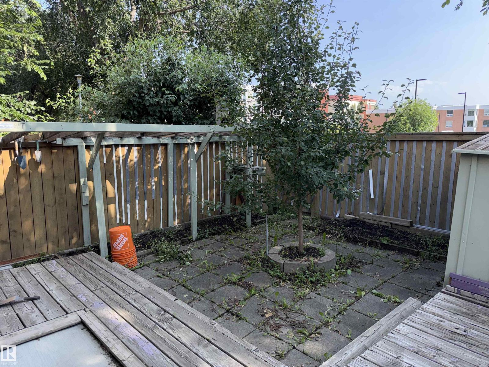 5645 137 AV NW - 18
