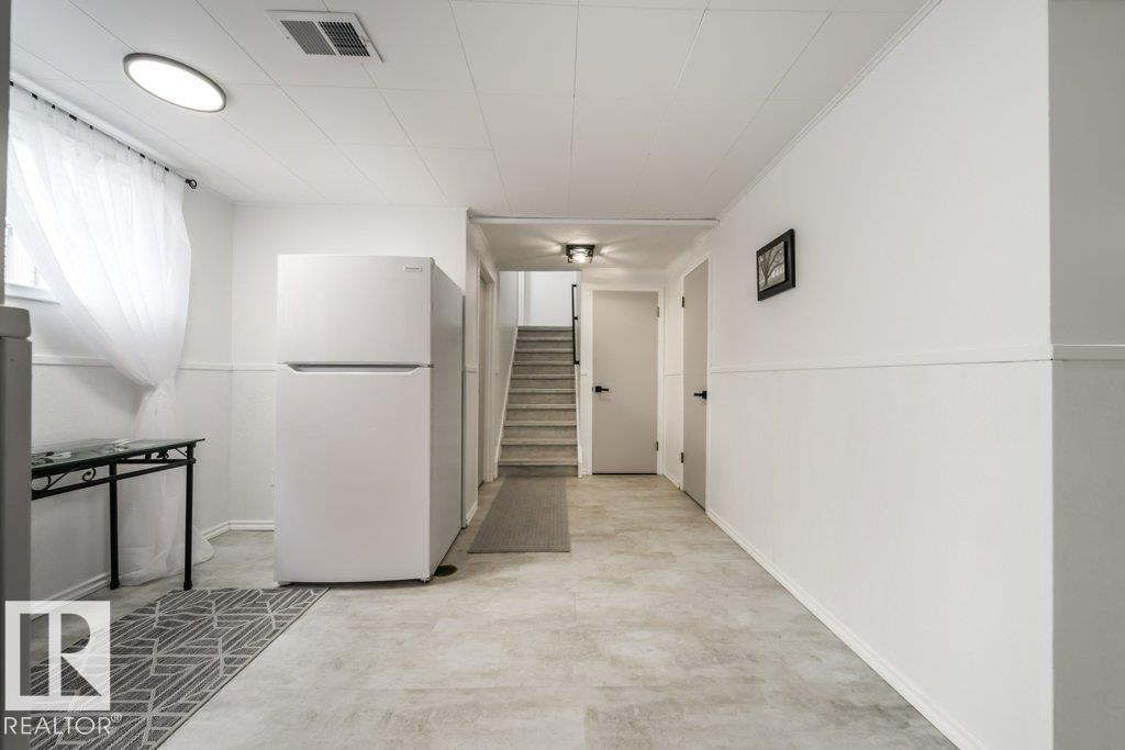 7123 87 ST NW - 38