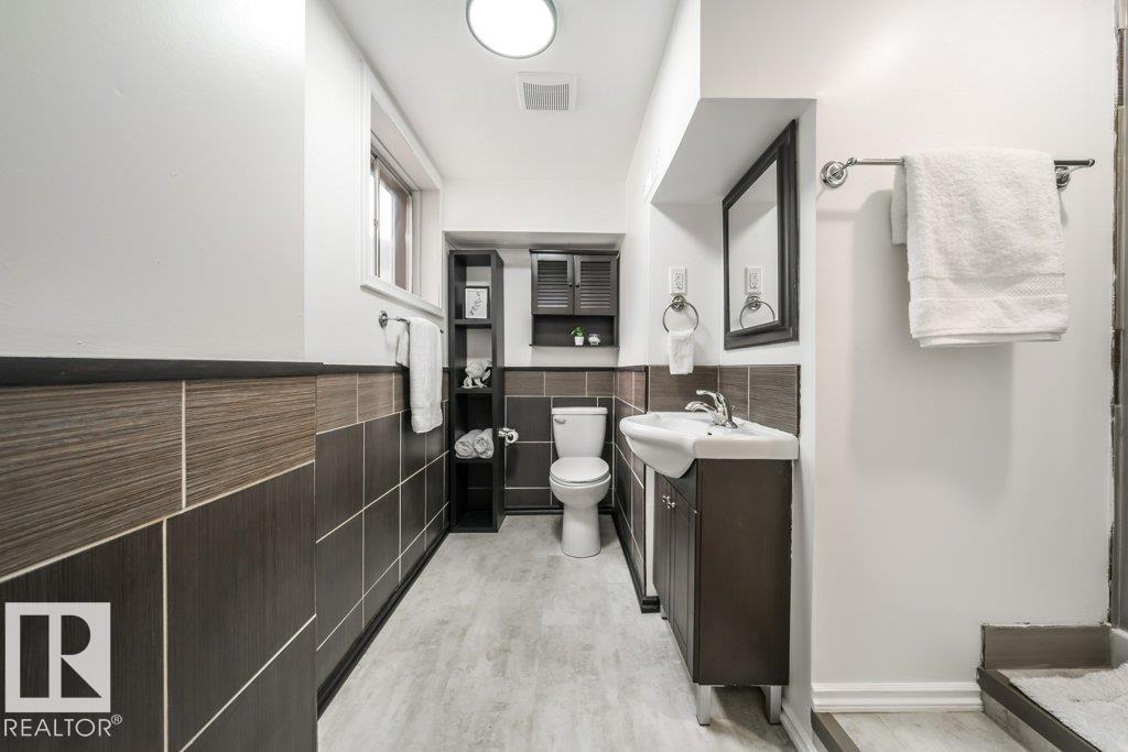 7123 87 ST NW - 39