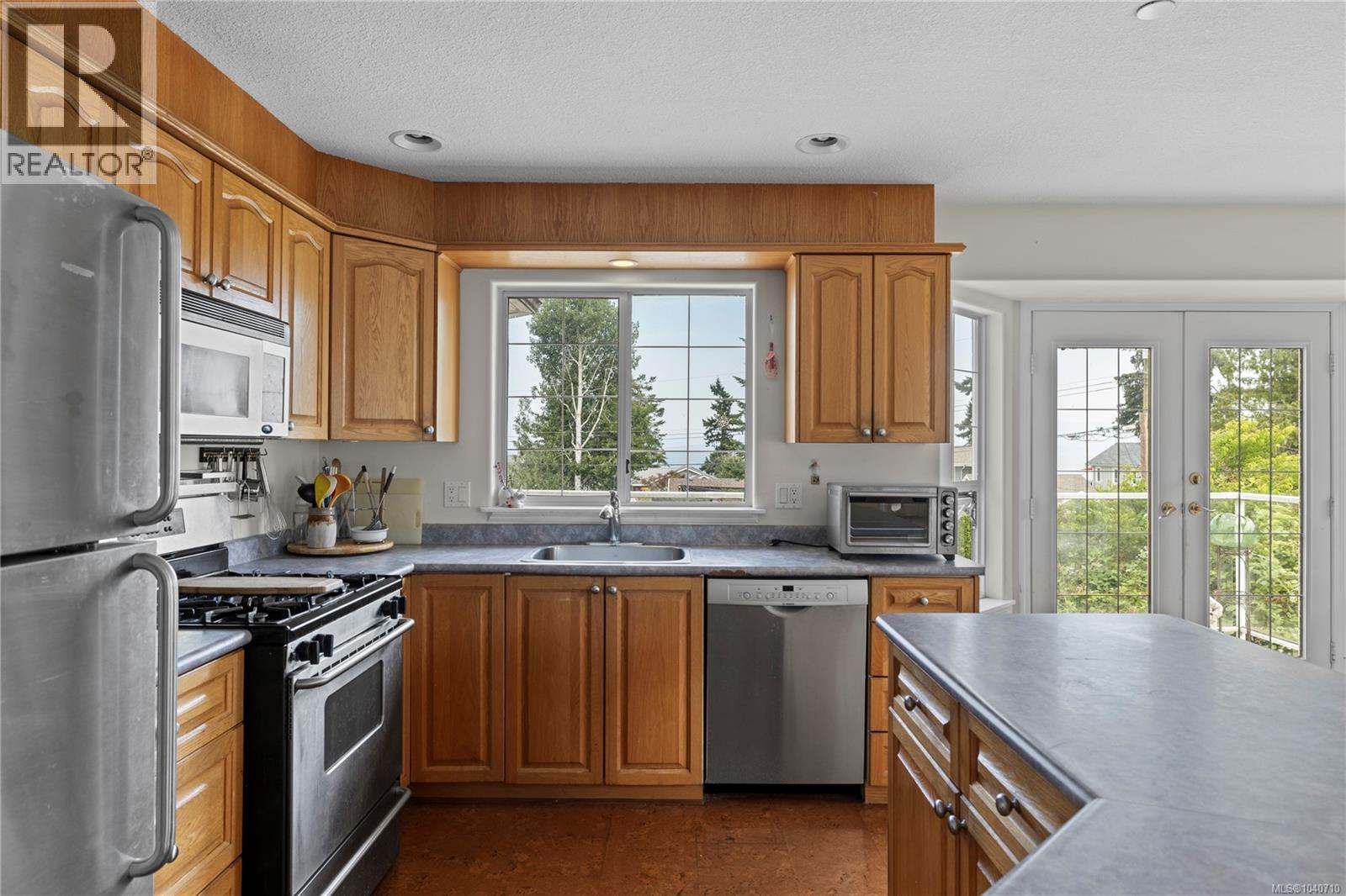 876 Cavin Rd - 3
