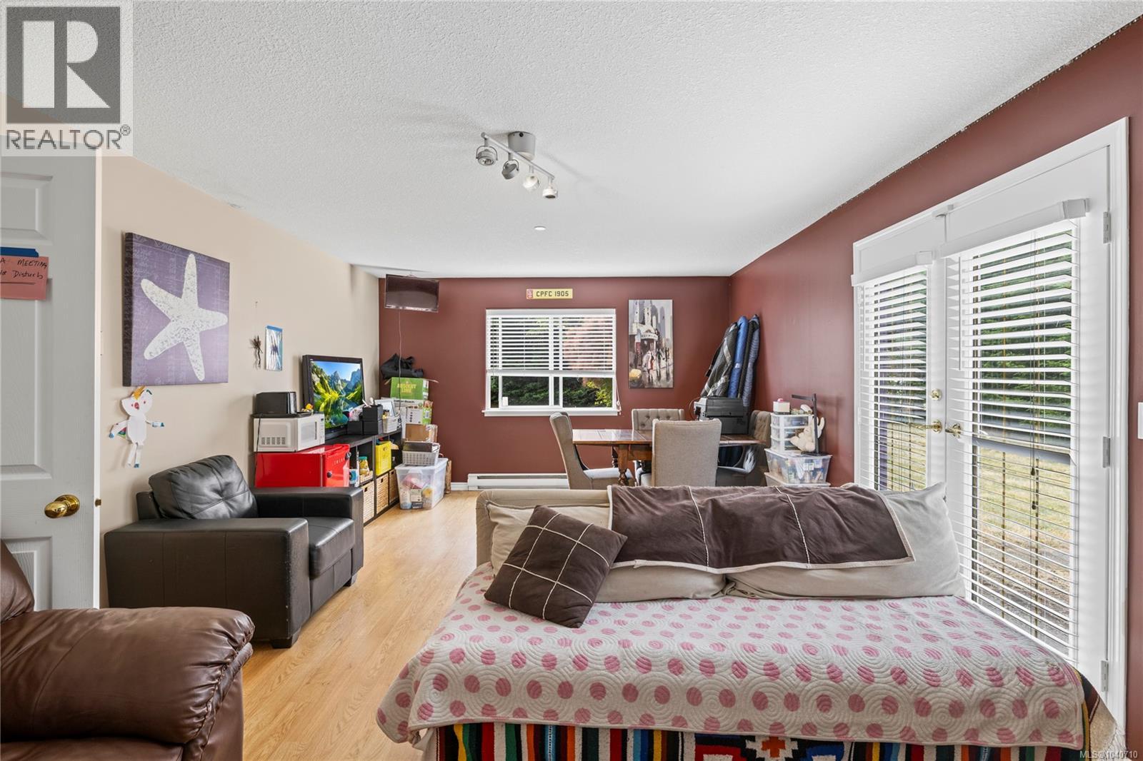876 Cavin Rd - 7