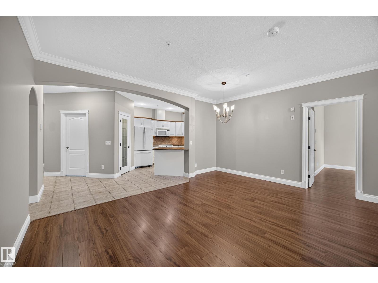 #401 10178 117 ST NW - Image 22