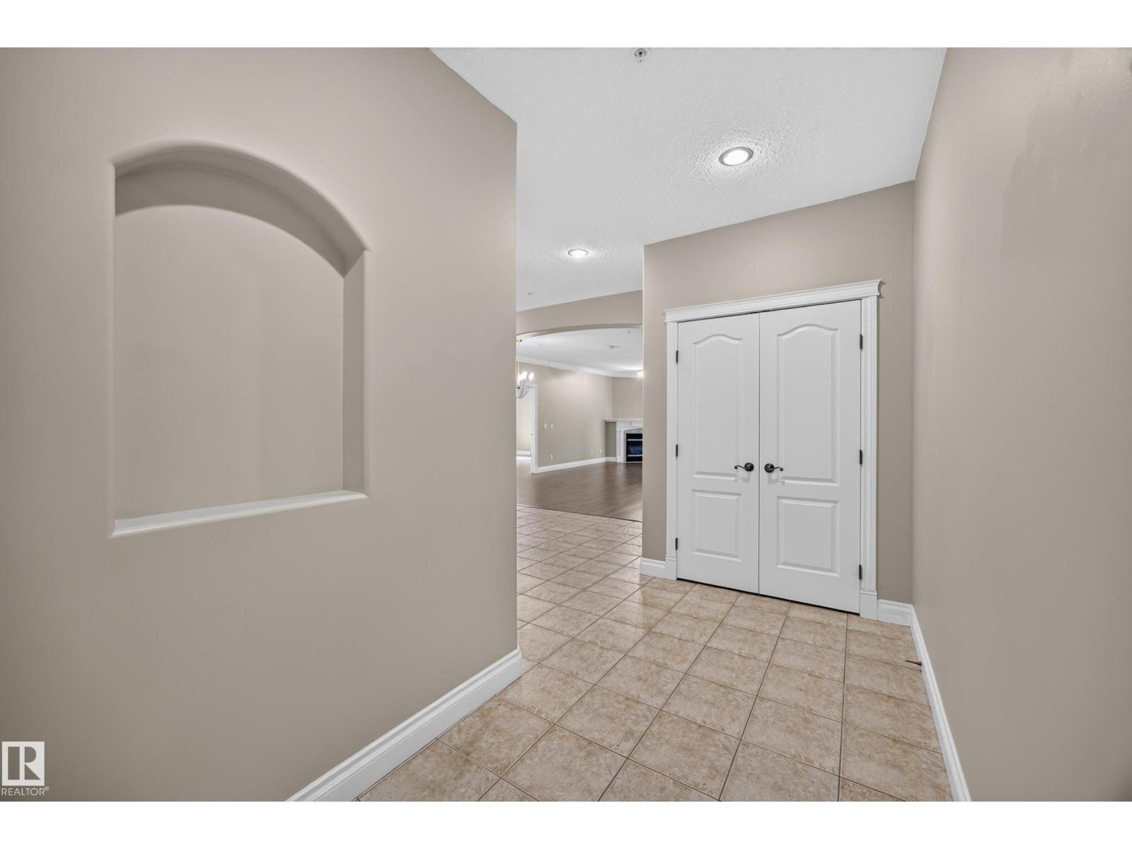 #401 10178 117 ST NW, Wîhkwêntôwin, Edmonton photo 5