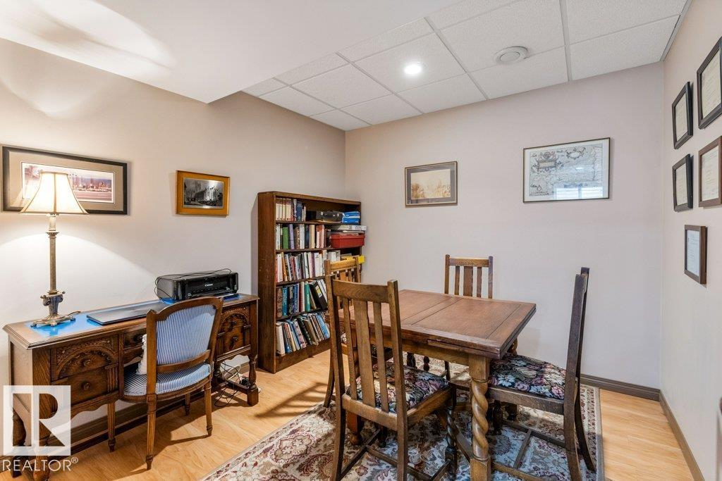 1211 APPLETON CL - Image 35