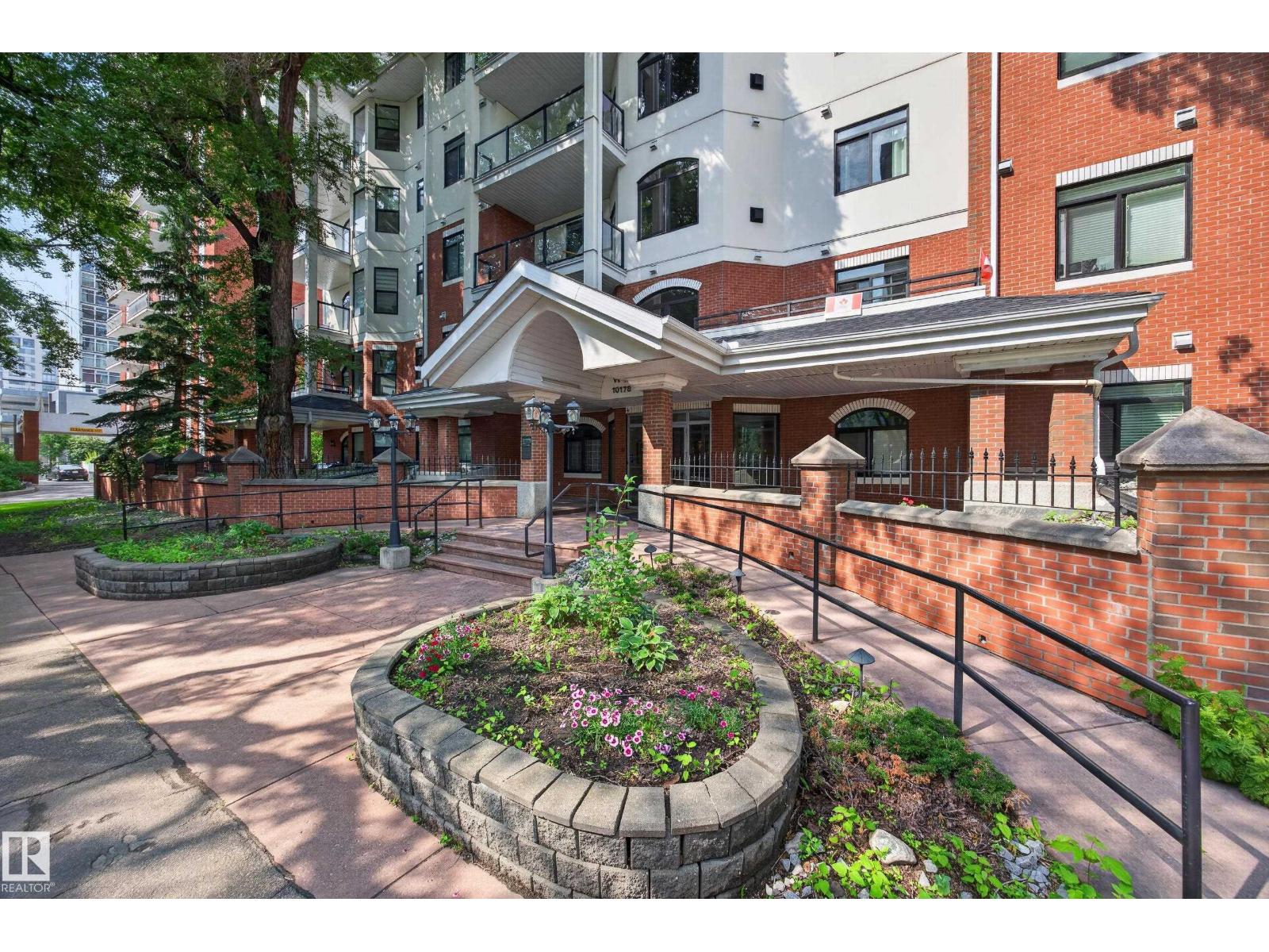 #401 10178 117 ST NW - 2