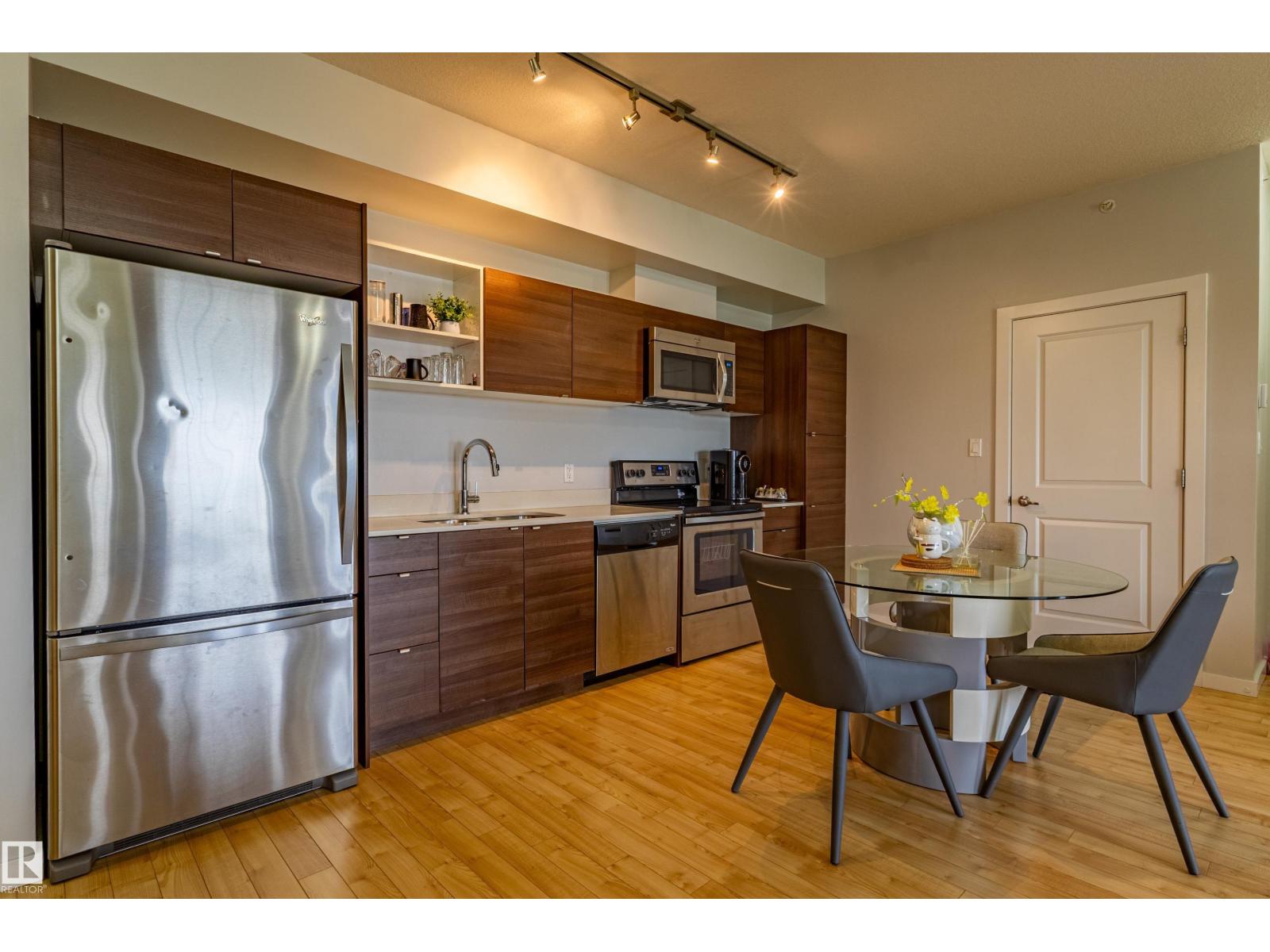 #407 9523 160 AV NW - 5