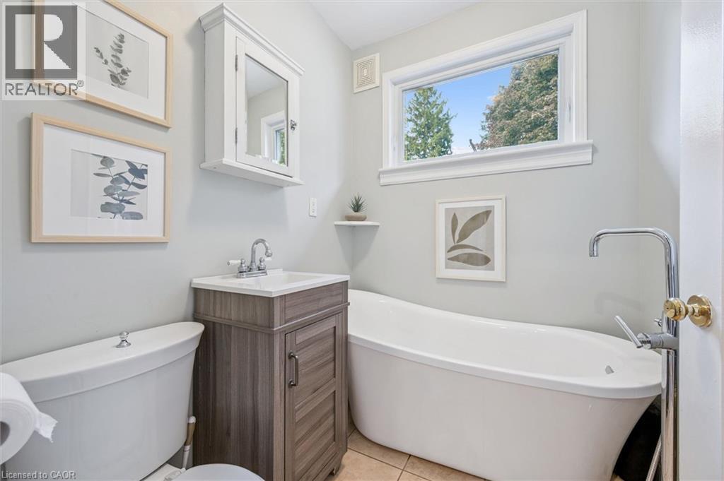 310 KITCHENER Road - Image 23