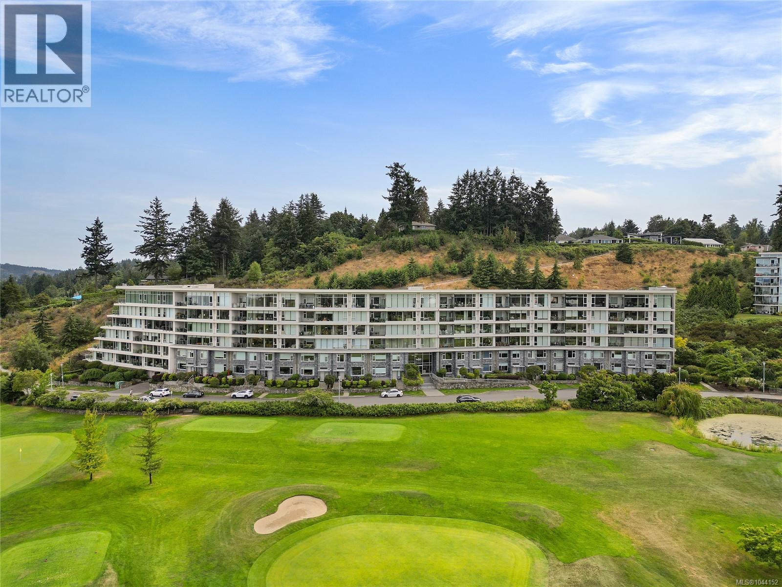307 5332 Sayward Hill Crescent, Saanich