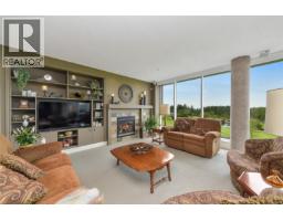 Living room - 307 5332 Sayward Hill Cres, Saanich, BC V8Y3H8 Photo 9