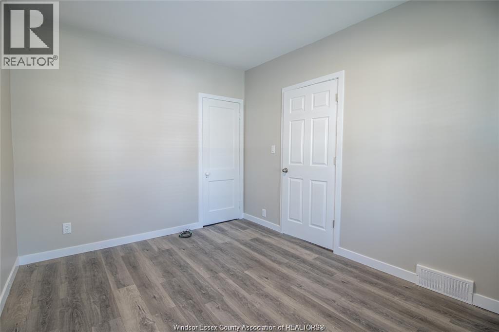 1580 DUFFERIN - 11