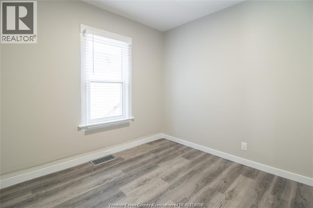 1580 DUFFERIN - 16