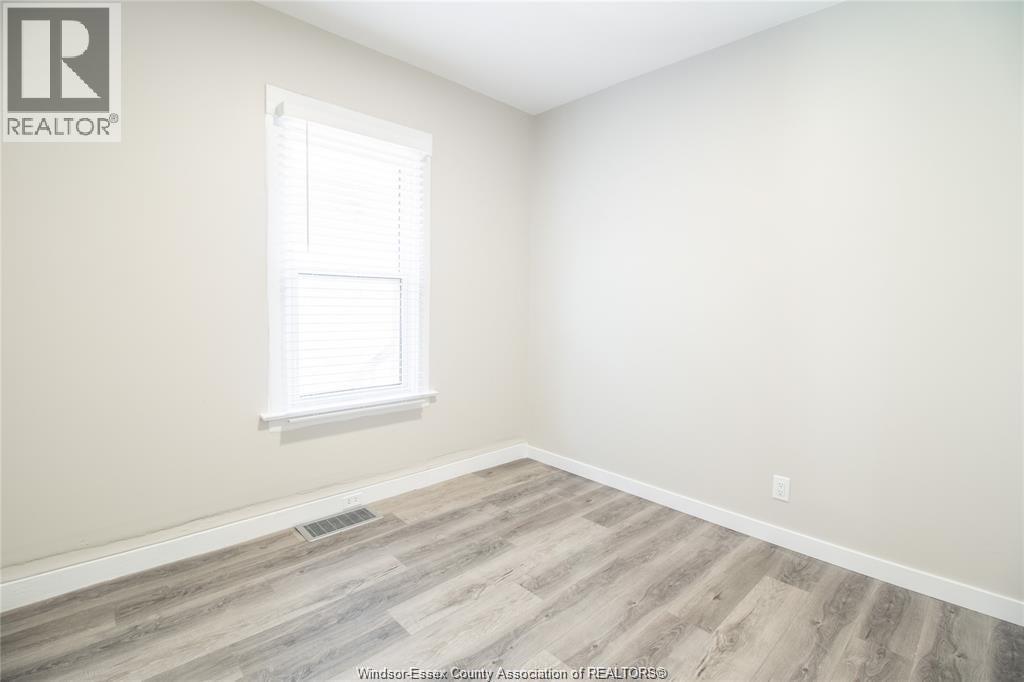 1580 DUFFERIN - 17