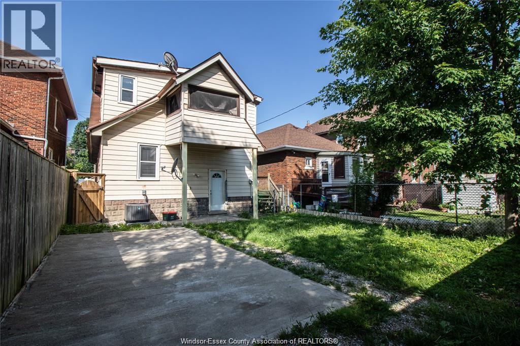 1580 DUFFERIN - 23