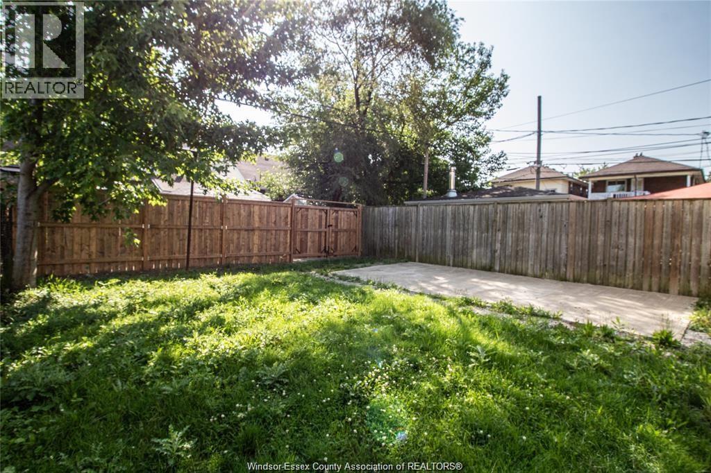 1580 DUFFERIN - 24