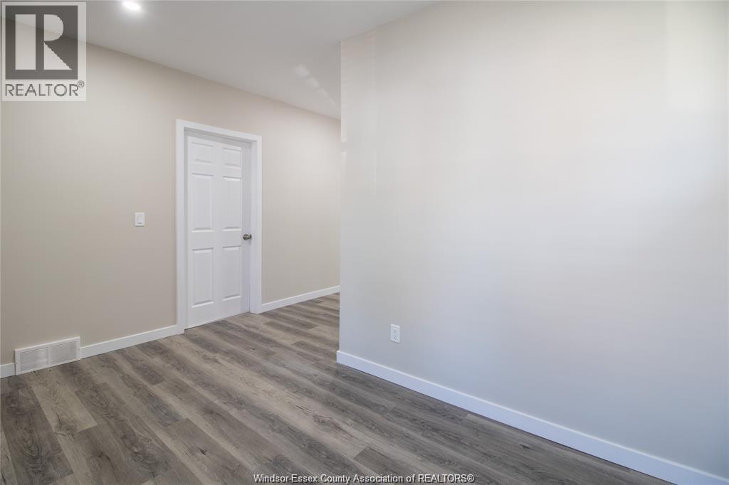 1580 DUFFERIN - 5