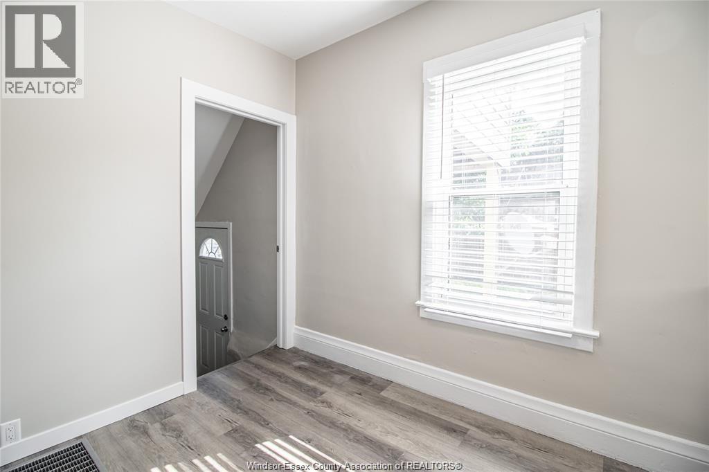 1580 DUFFERIN - 8