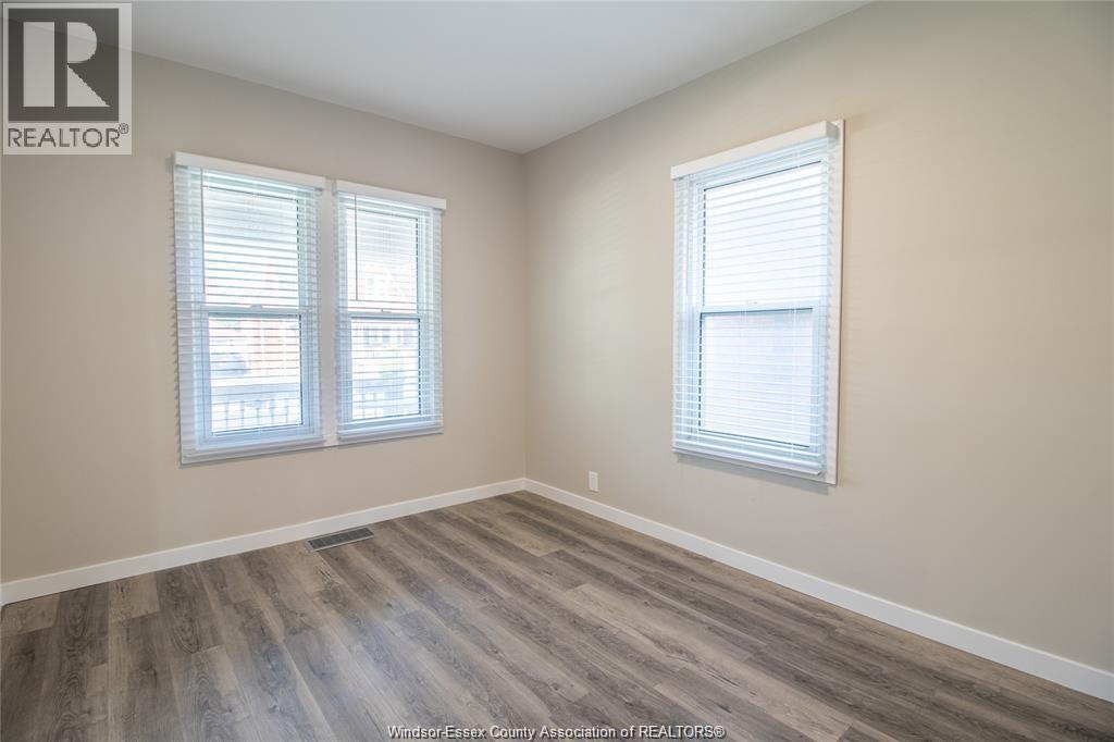 1580 DUFFERIN - 9