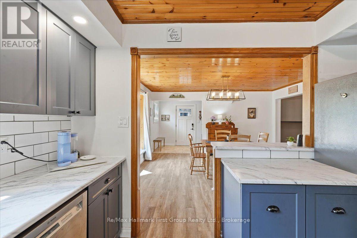1233 LAZIER ROAD - Image 12