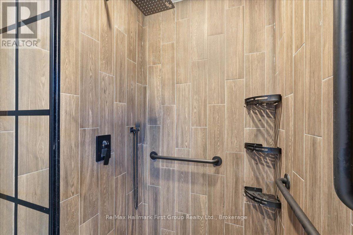 1233 LAZIER ROAD - Image 21