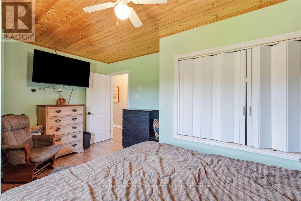 1233 LAZIER ROAD - Image 26